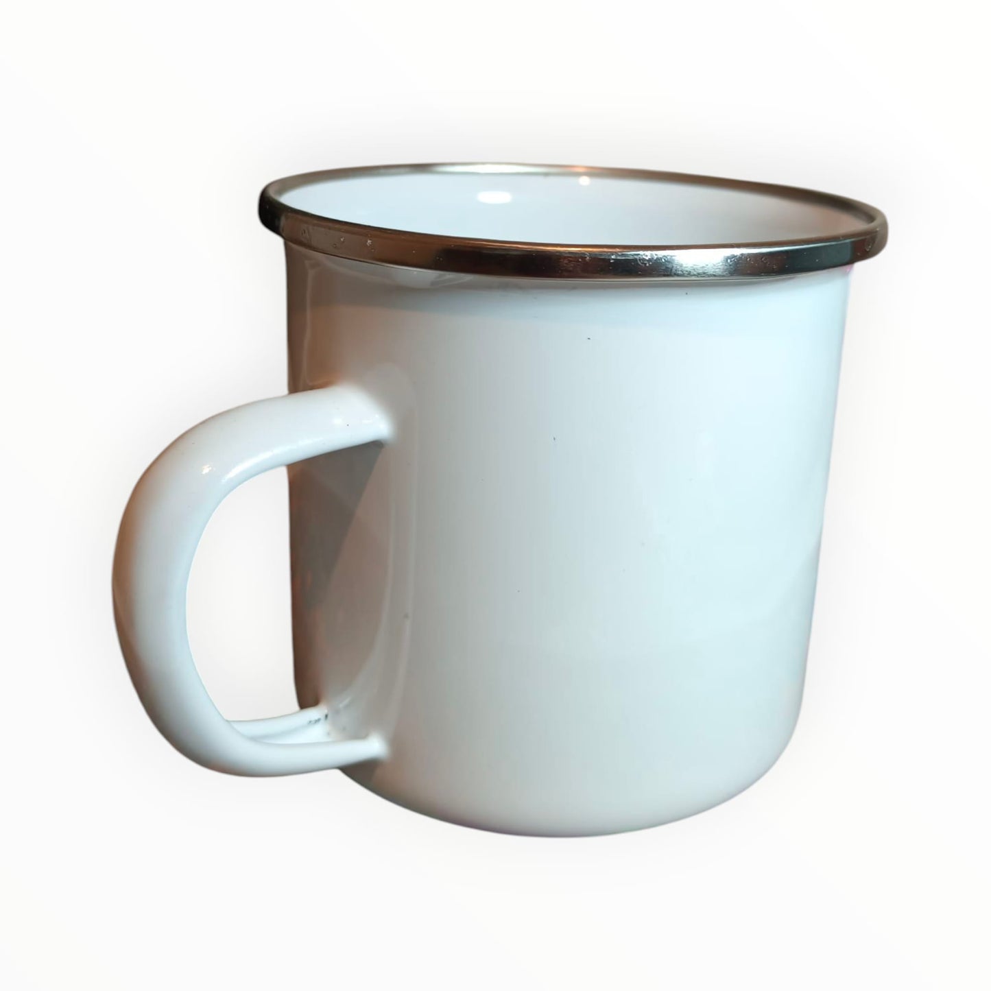 Taza Clásica Blanca con Borde Metálico