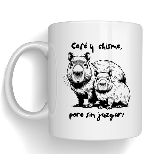Taza “Café y chisme, pero sin juzgar”